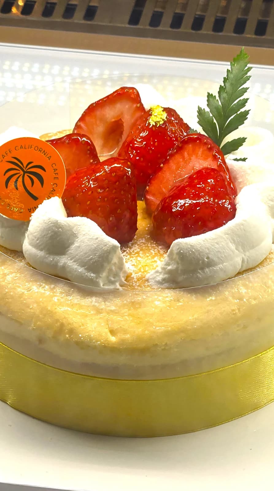 쌀가루 딸기 치즈케이크 근접 촬영