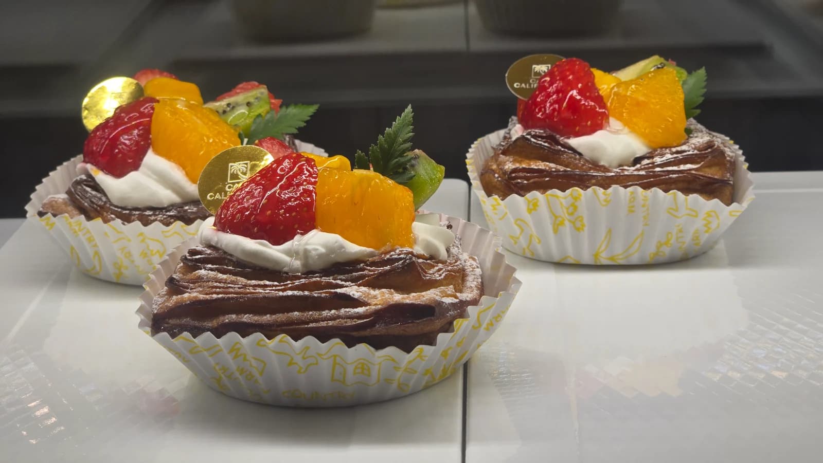 과일 타르트 딸기 오렌지 키위 색색 토핑