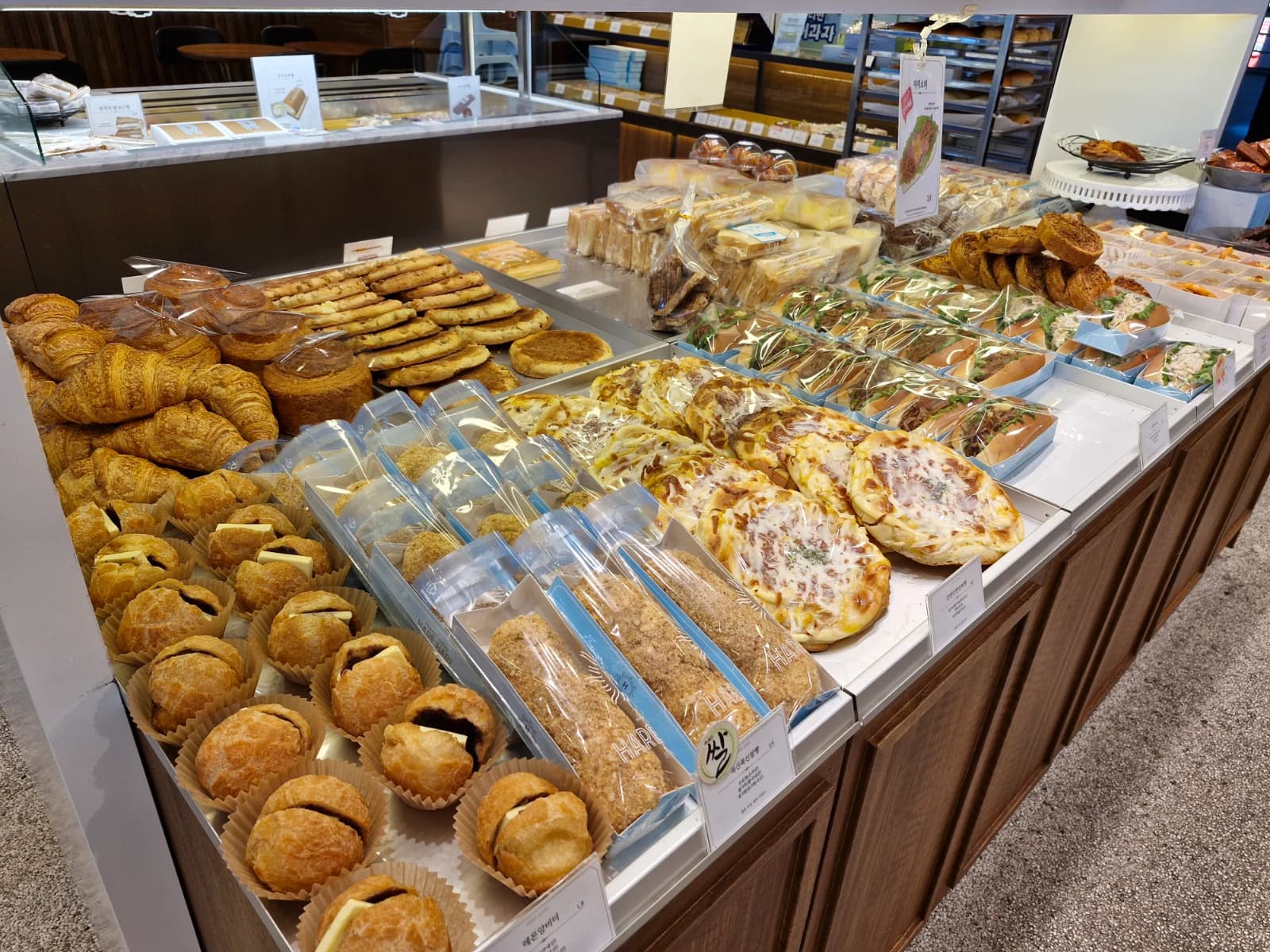 Open bread display Korean bakery variety