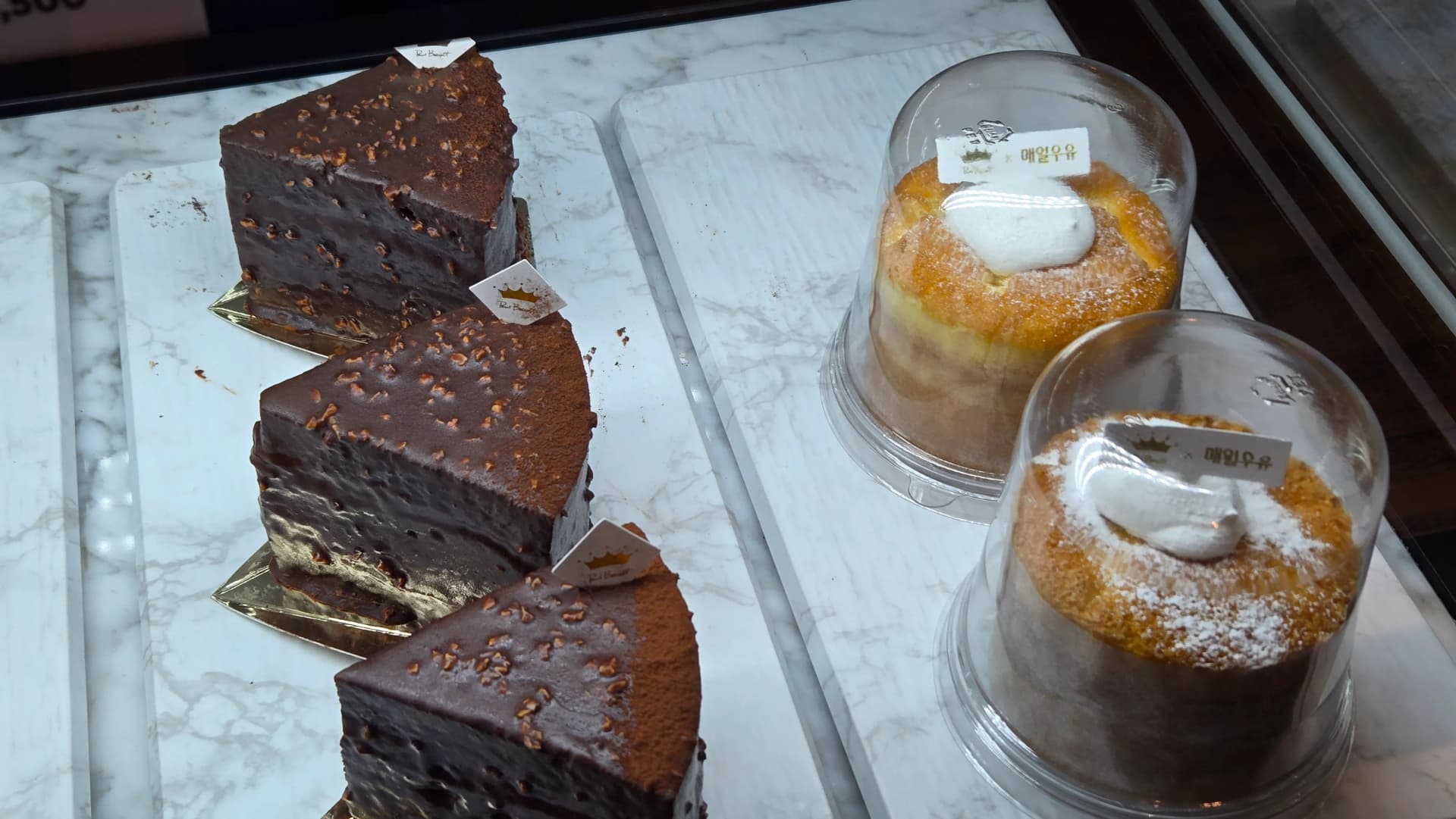 Kết cấu rui mè trần Paul Bassett Gyeongju — gỗ lộ thiên theo kỹ thuật xây dựng hanok | 하이제이에스비