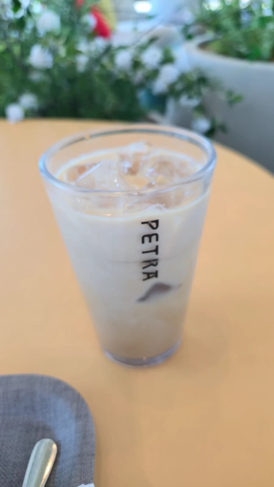 Sun-Drenched Mega Cafe — Petra by Day Feels Like a New Place - 32