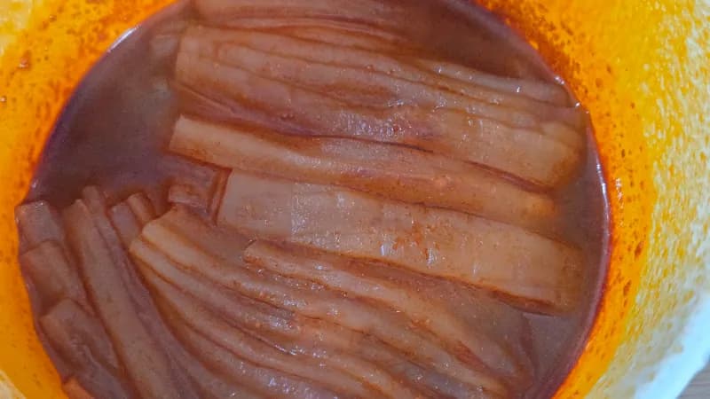 مىكروتولقۇن پىشۇرۇش تاماملانغاندىن كېيىن بۇلداق سوۇسى سىڭگەن يېسسىق لاگمان | 하이제이에스비