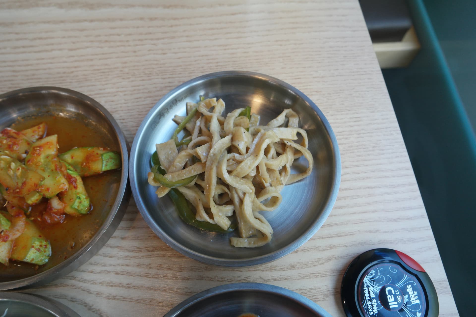 Eomuk iliyokaangwa kwenye mchuzi wa soya — kipande cha samaki kilichoandaliwa vizuri | 하이제이에스비