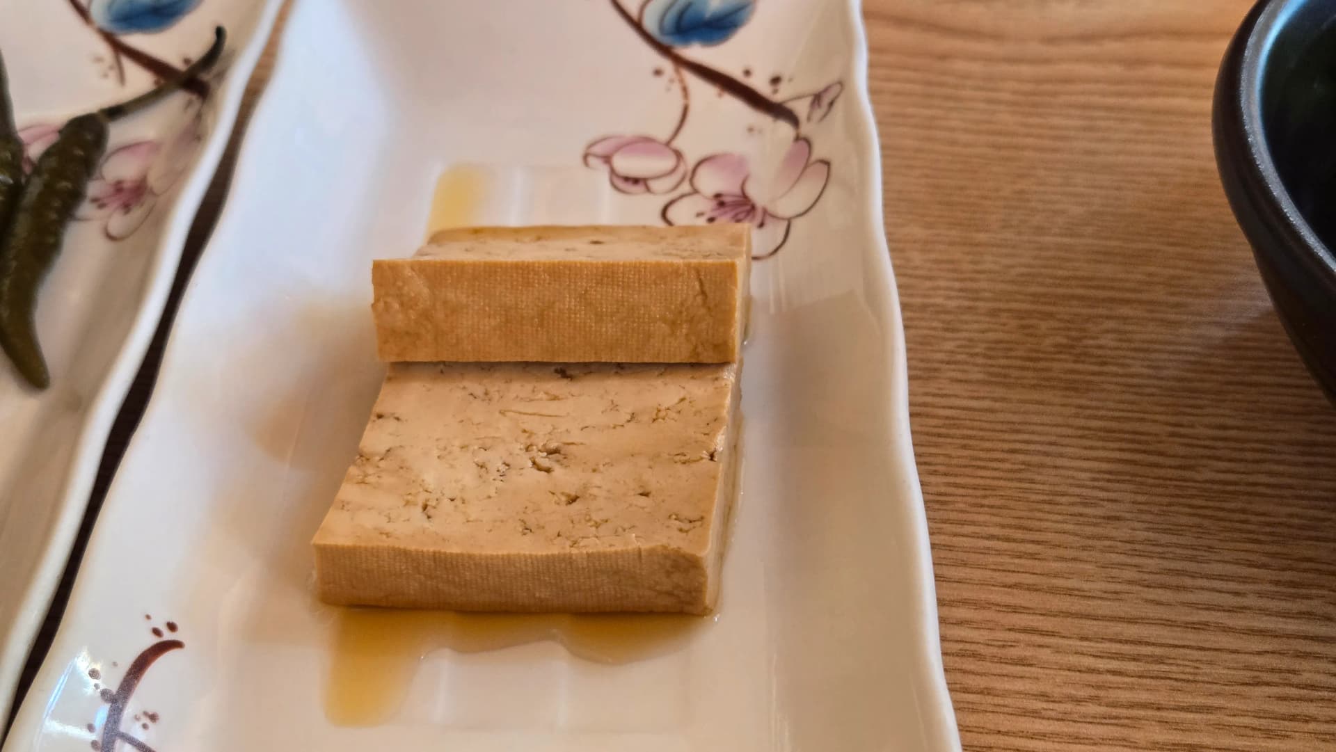 Tofu iliyopikwa kwa upole bila viungo vikali | 하이제이에스비