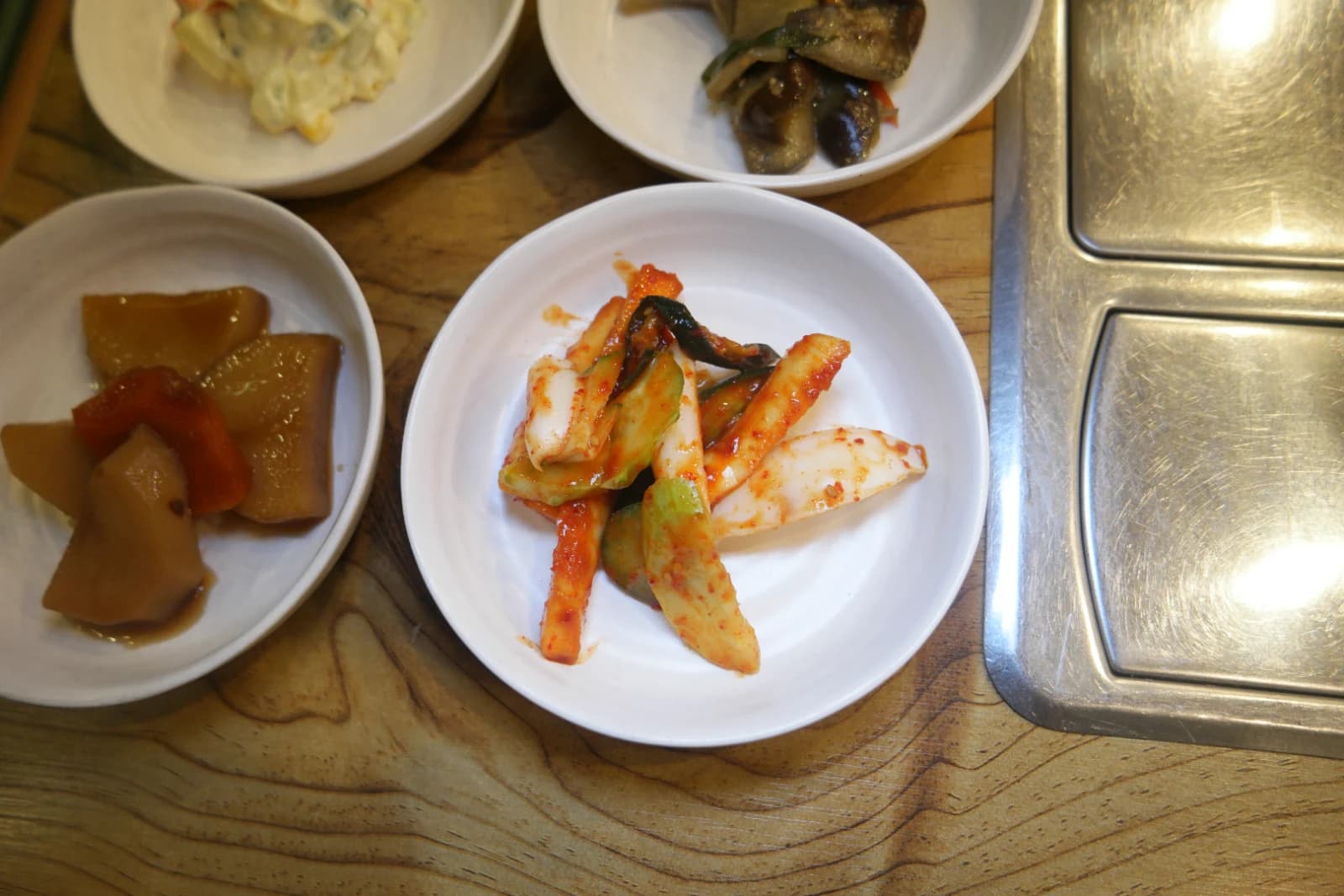 Oi-sobagi, Korean stuffed cucumber kimchi with spicy chili filling packed into slits