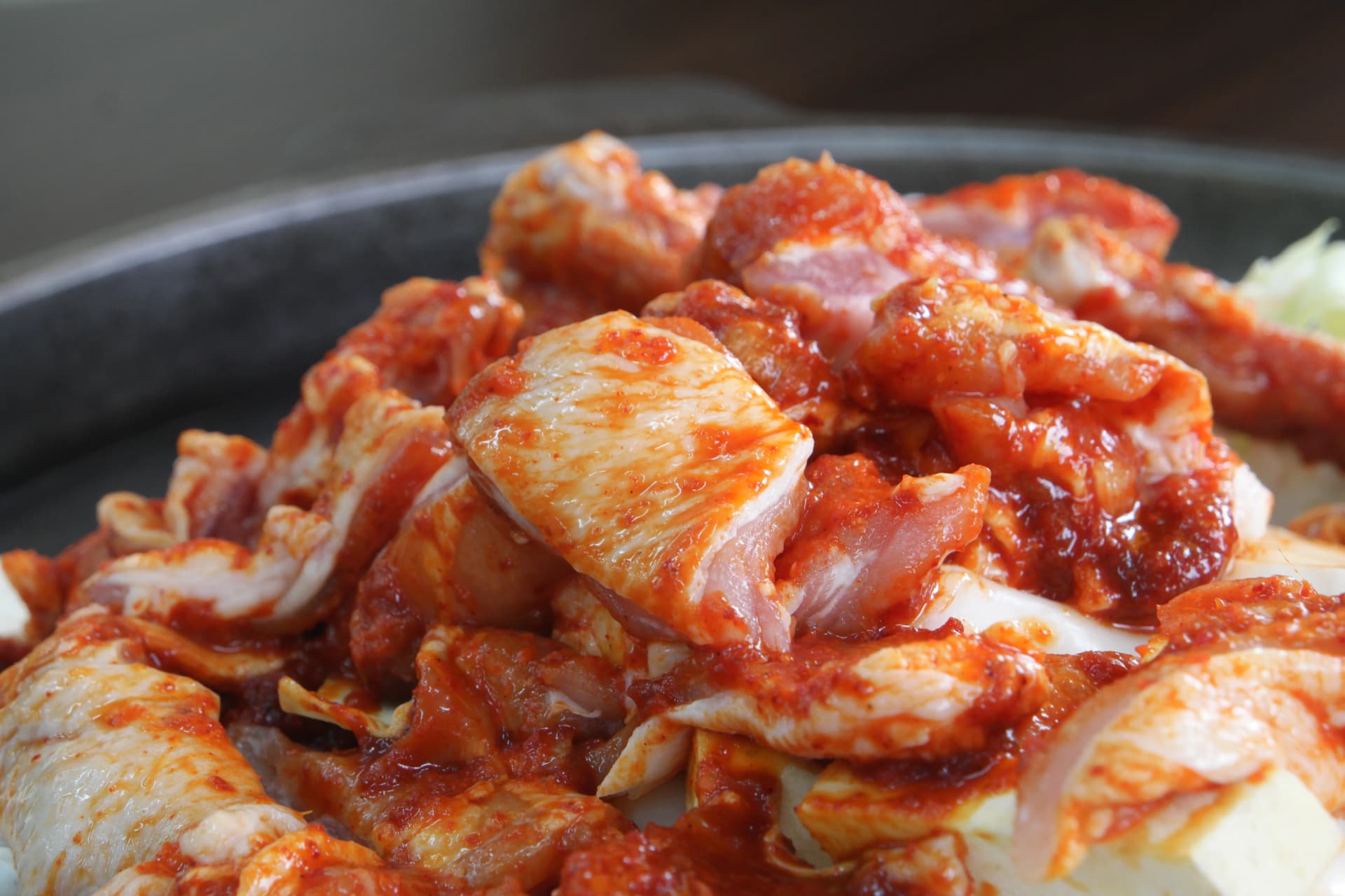 Vipande vikubwa vya kuku kwa dakgalbi: mchanganyiko wa nyama ya paja na kifua, bila mifupa | 하이제이에스비