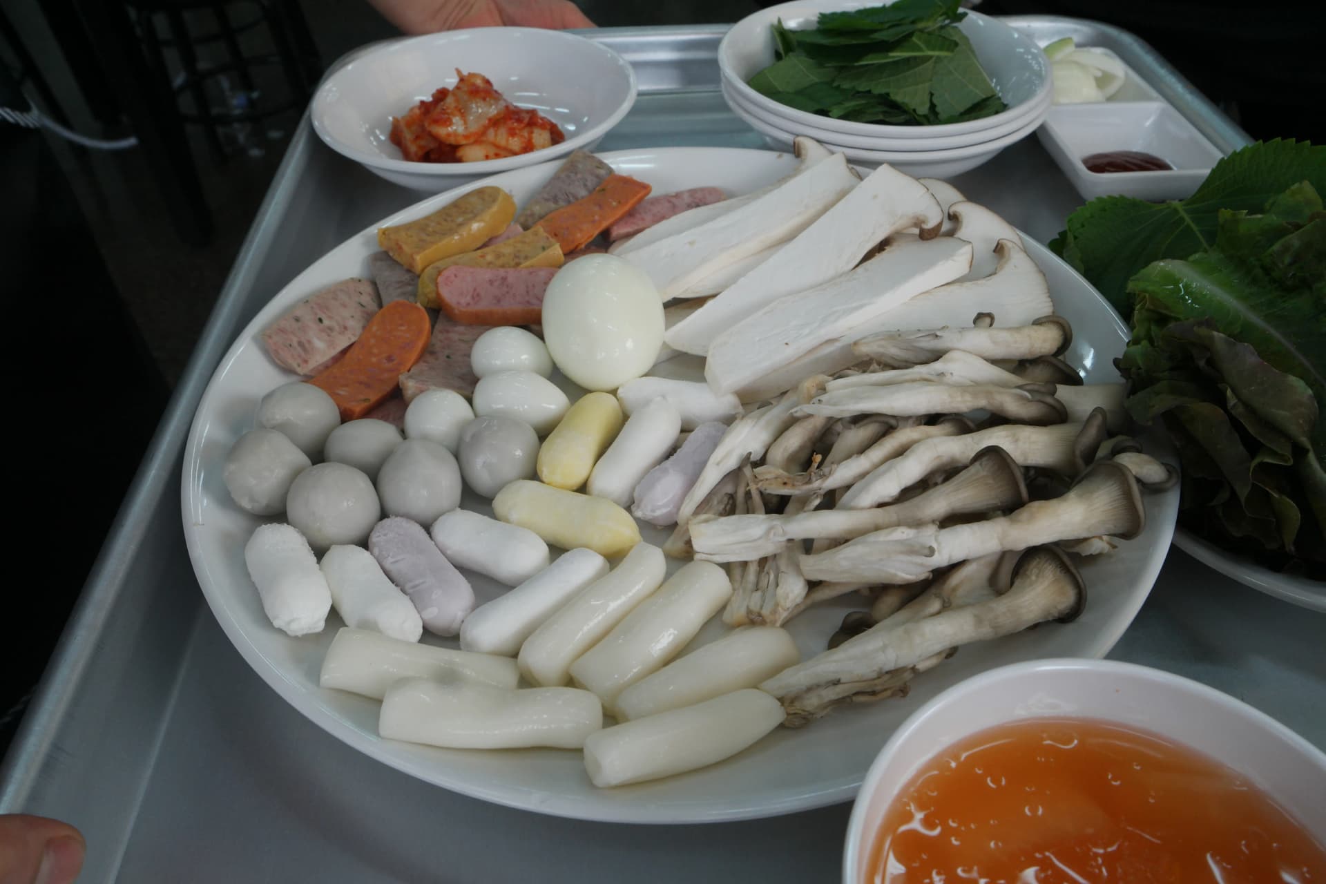 Viongezi vya dakgalbi: tteok, tteok ndogo, yai, spam, uyoga na vingine | 하이제이에스비