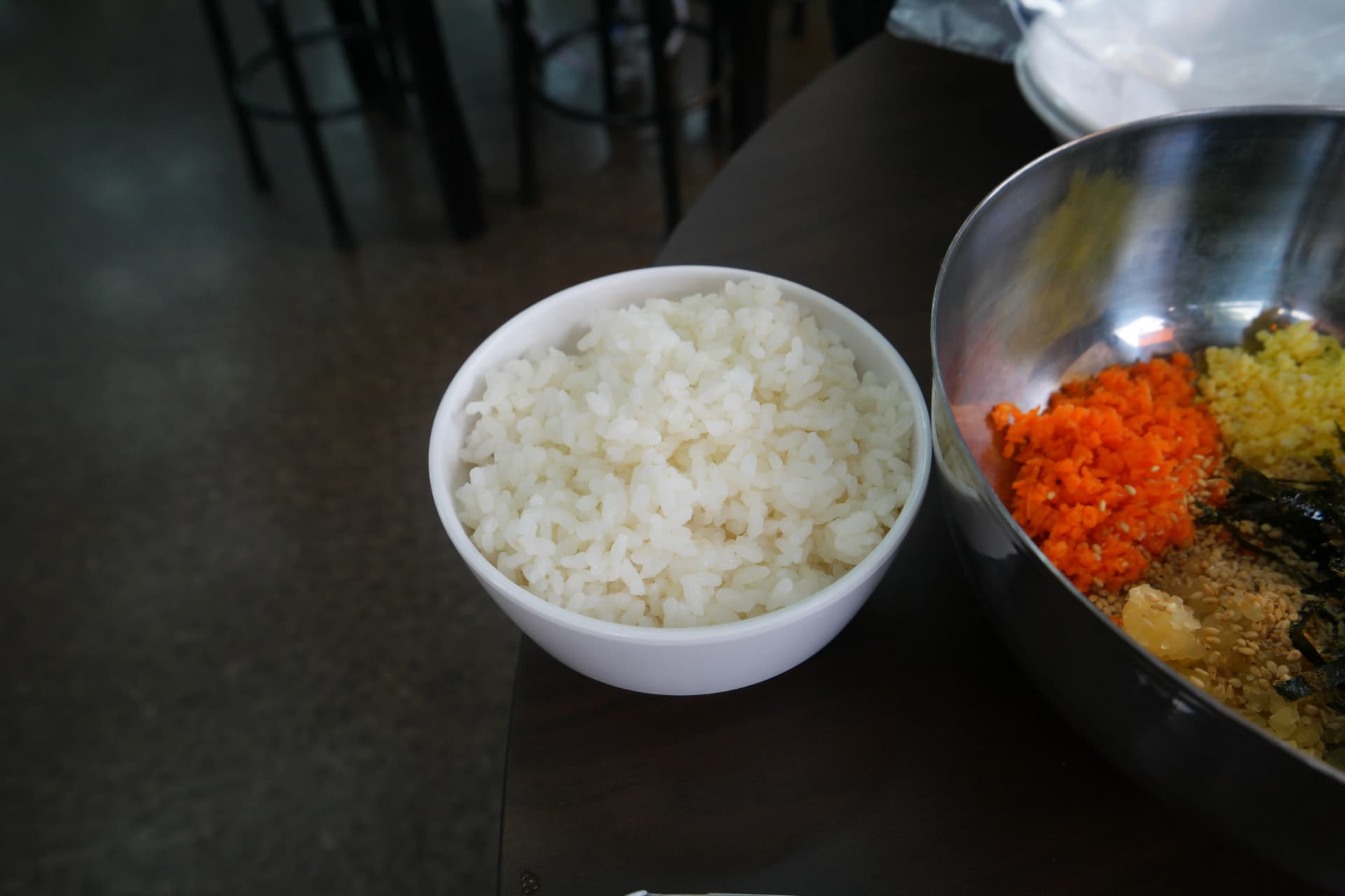 Bakuli la wali mweupe wa kuongezwa ili kutengeneza wali wa kukaanga wa dakgalbi | 하이제이에스비