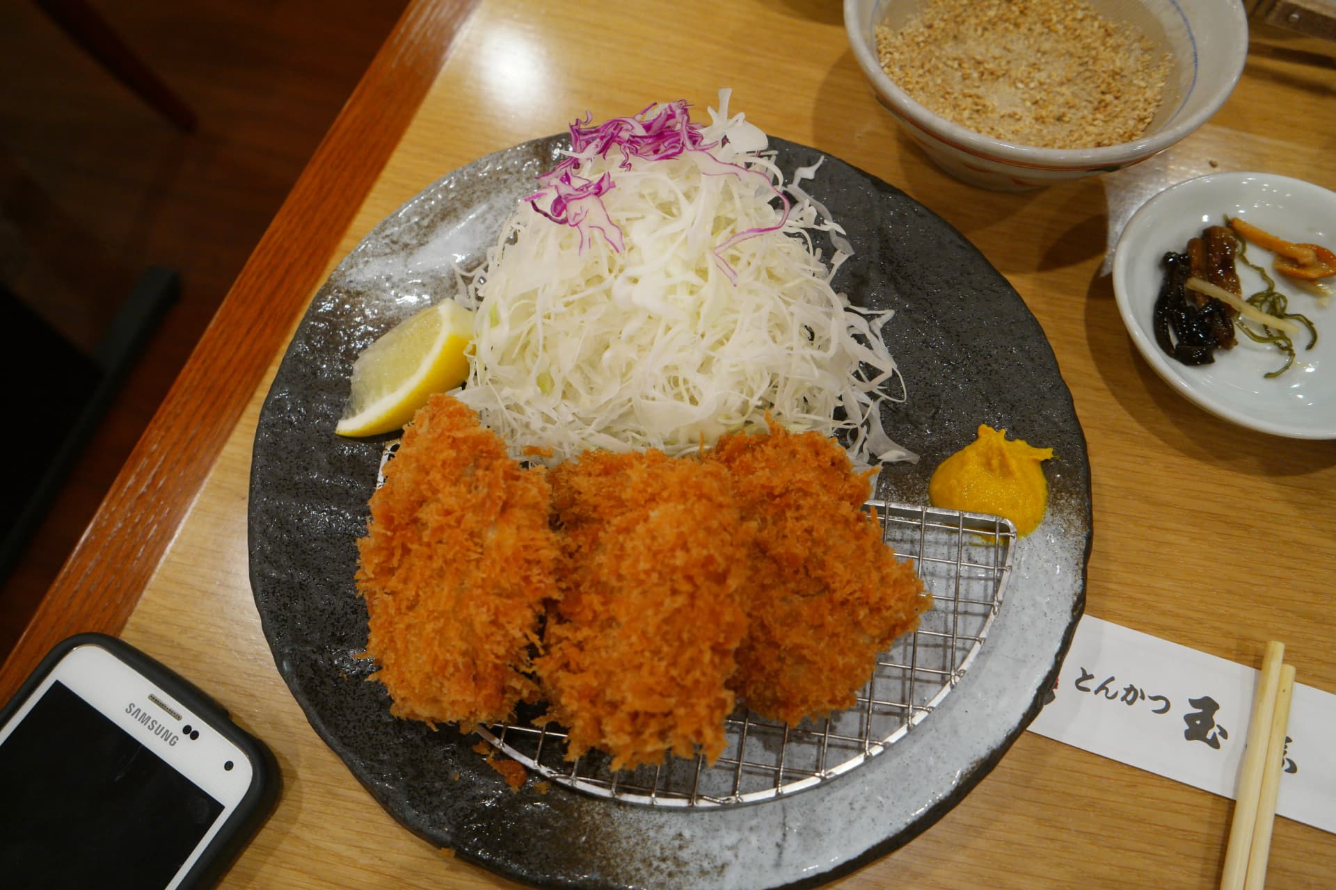 మూడు ముక్కల ఏజ్డ్ టెండర్ టోంకాట్సు పూర్తి సెట్ | 하이제이에스비