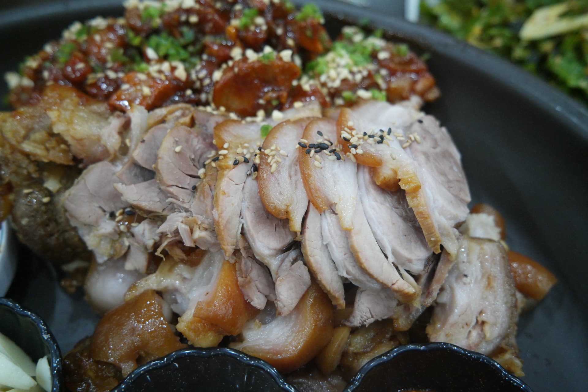 Halvt-og-halvt jokbal — klassisk og stærk variant på samme tallerken | 하이제이에스비