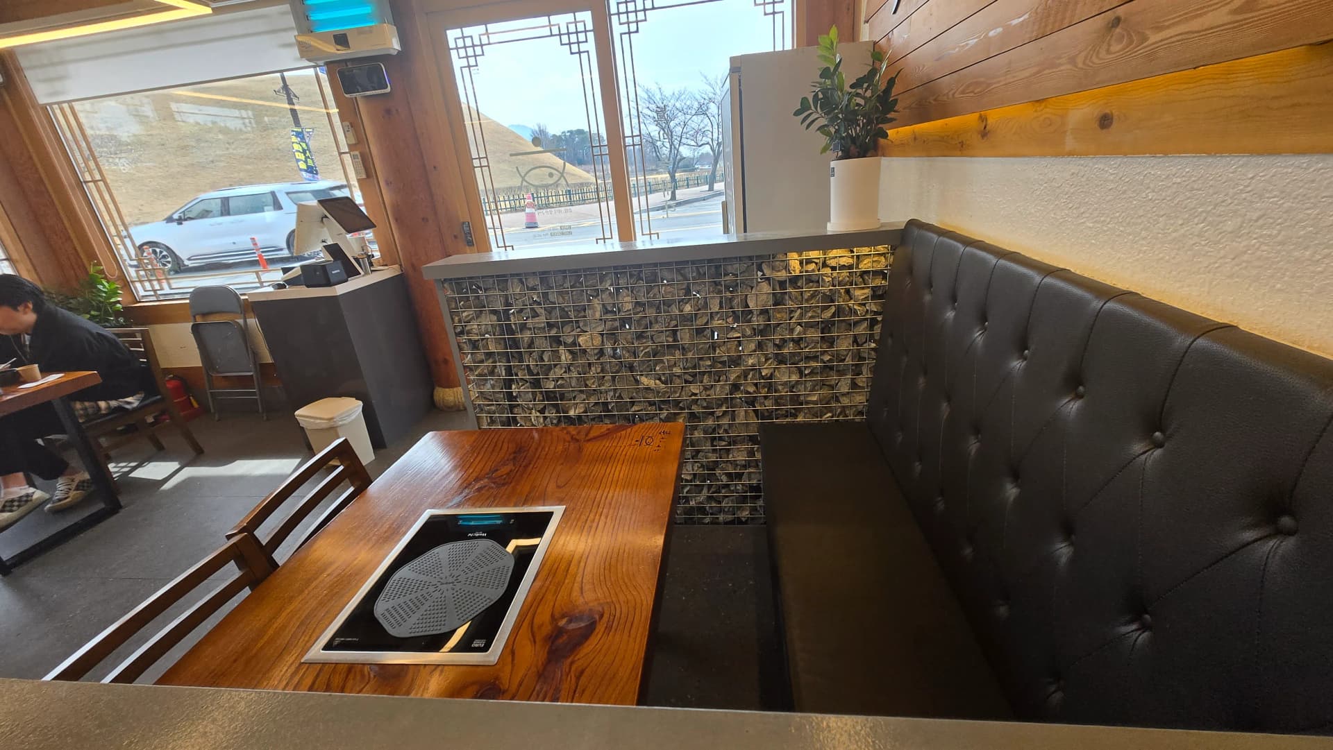 είσοδος Handasot Gyeongju με εύκολη πρόσβαση με τα πόδια από το Hwangridan-gil | 하이제이에스비