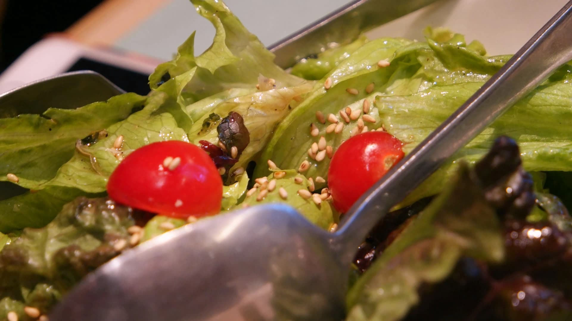 জিঙ্গিসুকানের সাইড সালাদ চেরি টমেটো তিল ড্রেসিং | 하이제이에스비