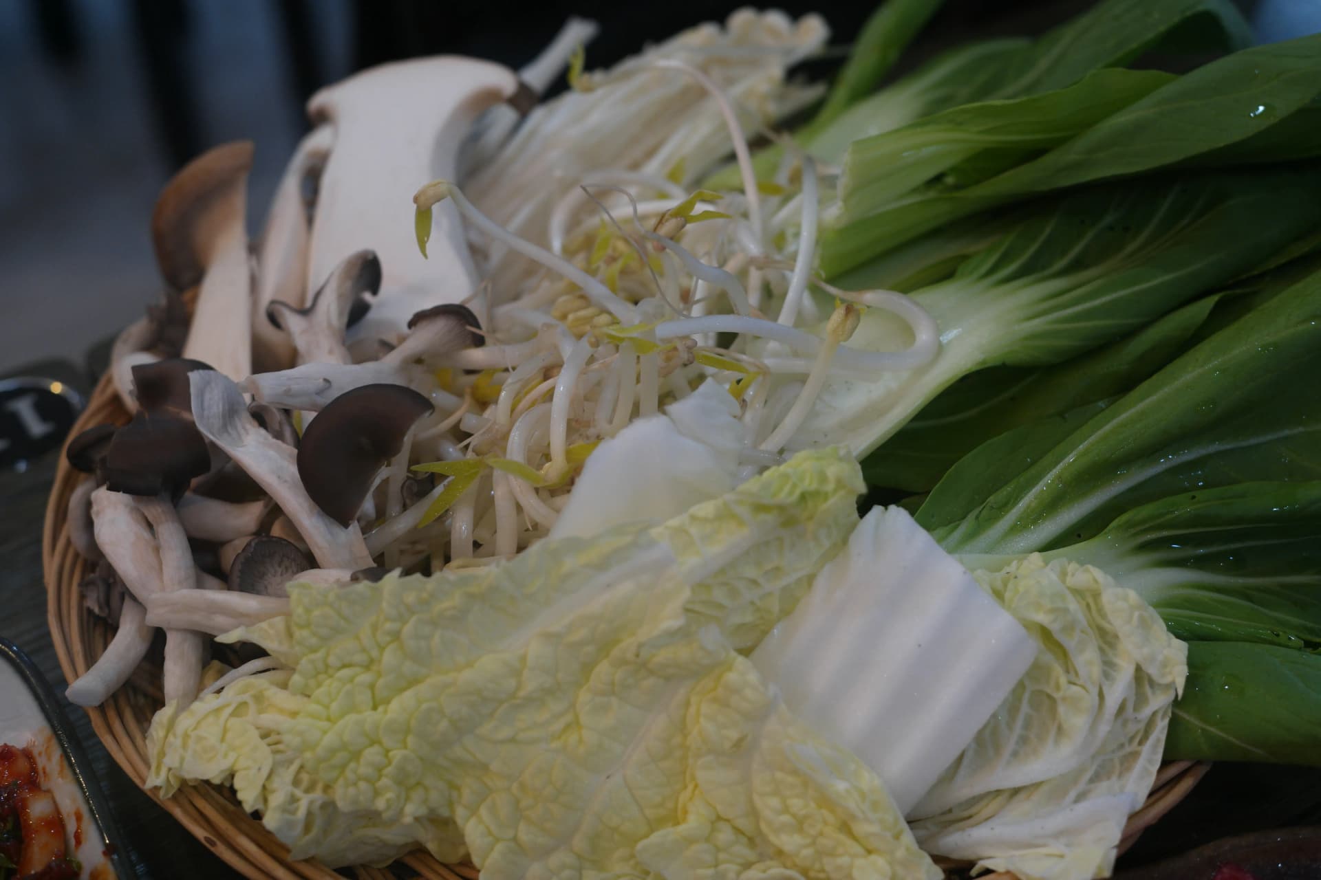 표고버섯 느타리버섯 숙주 배추 청경채 등 만두전골에 들어갈 야채 모음 | 하이제이에스비