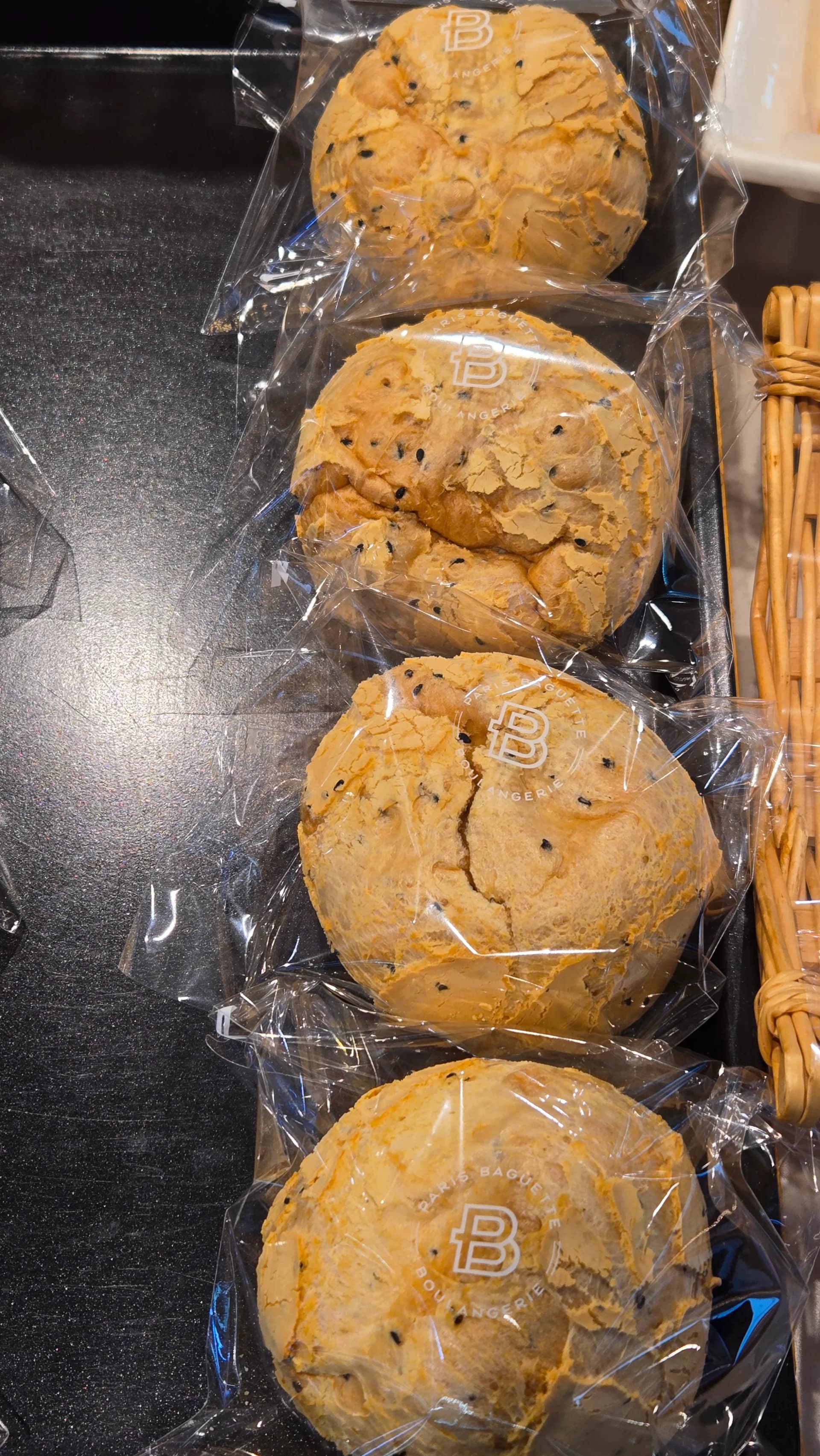 파리바게뜨 찹쌀빵, 필링 없이 쫀득한 식감만으로 먹는 빵