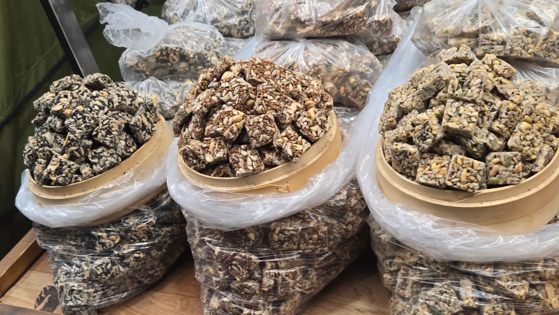 ຫັງກວາ ກັງຈ໋ອງ ໃນກະຕ່າໃຫຍ່ແບ່ງຕາມປະເພດ ຕະຫຼາດ Seomun ແດກູ | 하이제이에스비