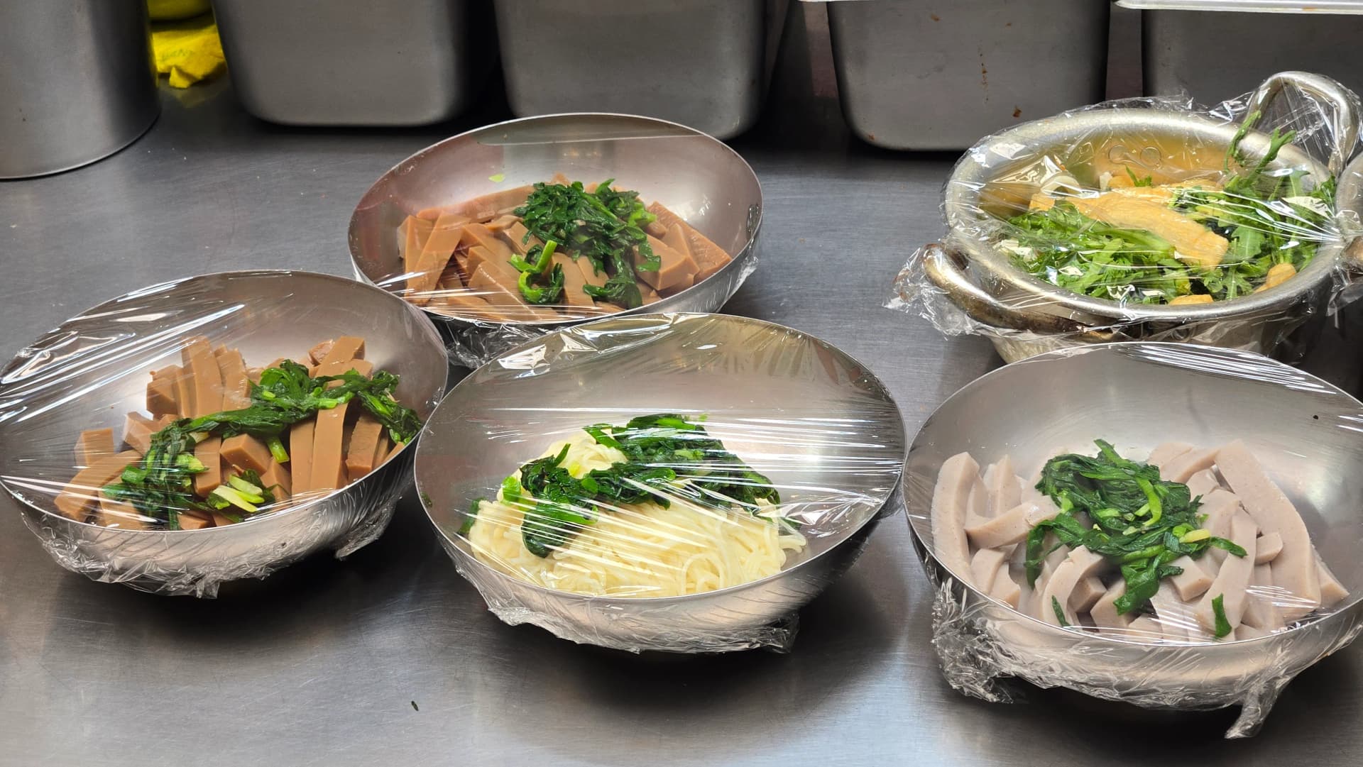 ມຸກບັບ ແລະ ເສັ້ນອຸດົງ ຫໍ່ສຳເລັດຮູບ ຕະຫຼາດ Seomun | 하이제이에스비