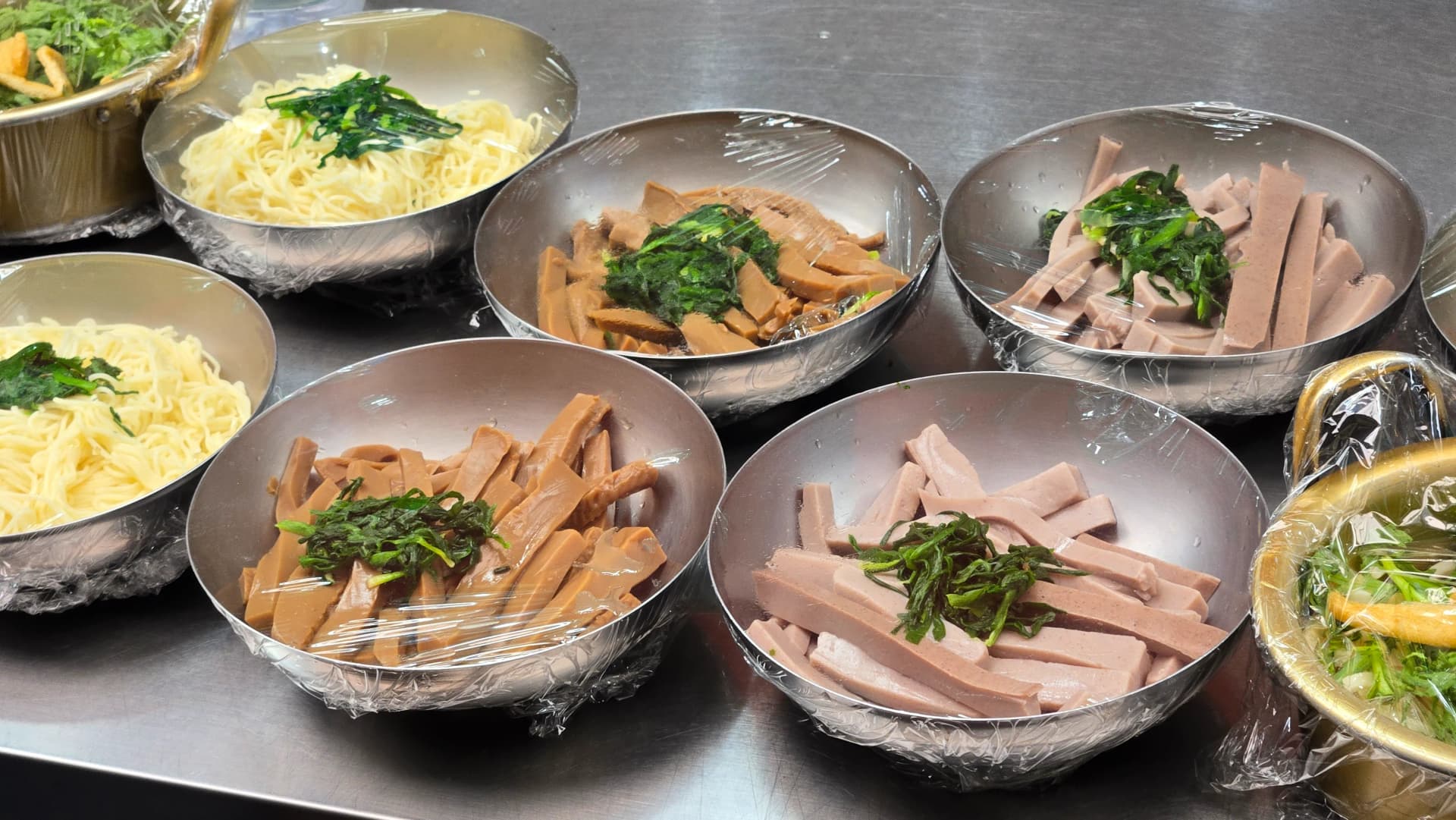 ມຸກໝາກກໍ່ ແລະ ມຸກເມ່ ສອງຊະນິດປຽບທຽບ ອາຫານຕະຫຼາດເກົາຫຼີ | 하이제이에스비