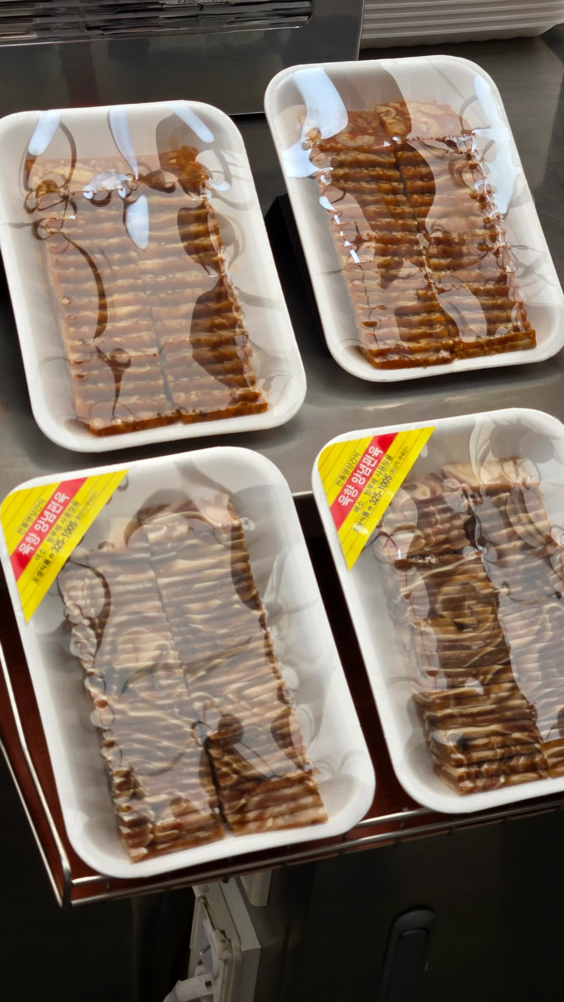 ພຢ໋ອນຢຸກ ຊີ້ນໝູຫັ່ນແຜ່ນ ຫໍ່ wrap ເທິງຖາດໂຟມ ຕະຫຼາດ Seomun | 하이제이에스비