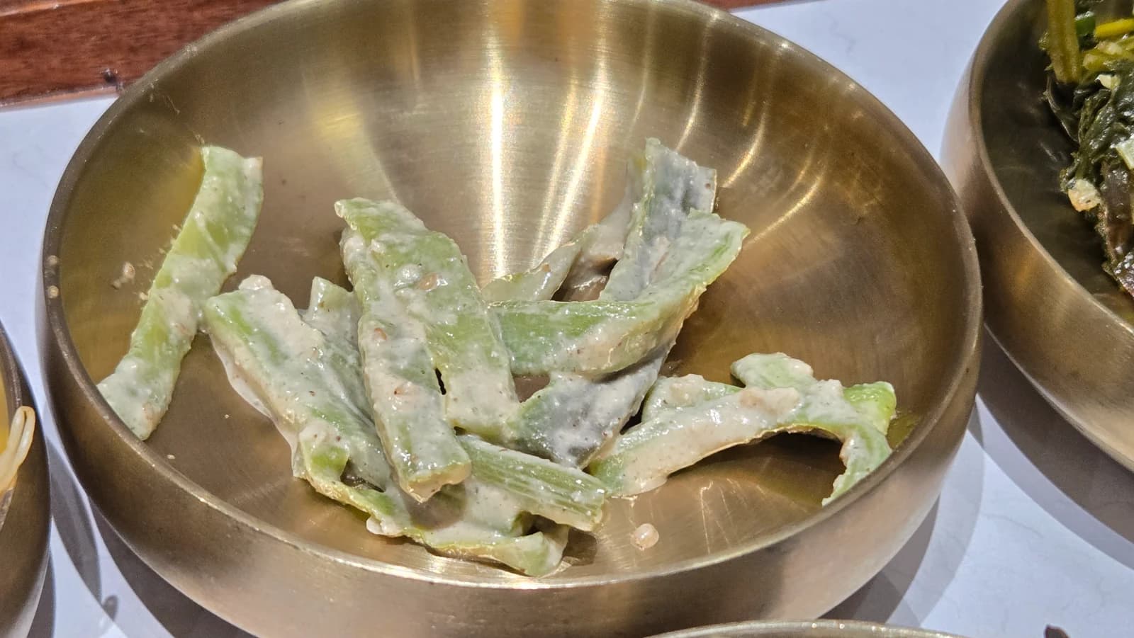 토란대 무침 부드러운 식감 한국 전통 반찬