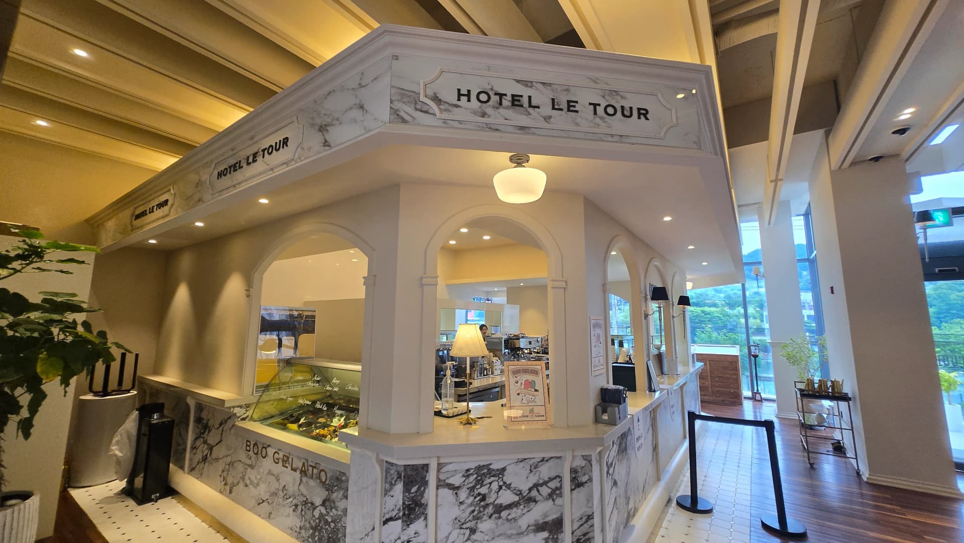 Laulau fa'atonu o Le Tour - laulau umi fa'a-ma'a ma mamanu fa'avaa puipui i le tulaga faletalimalo | 하이제이에스비