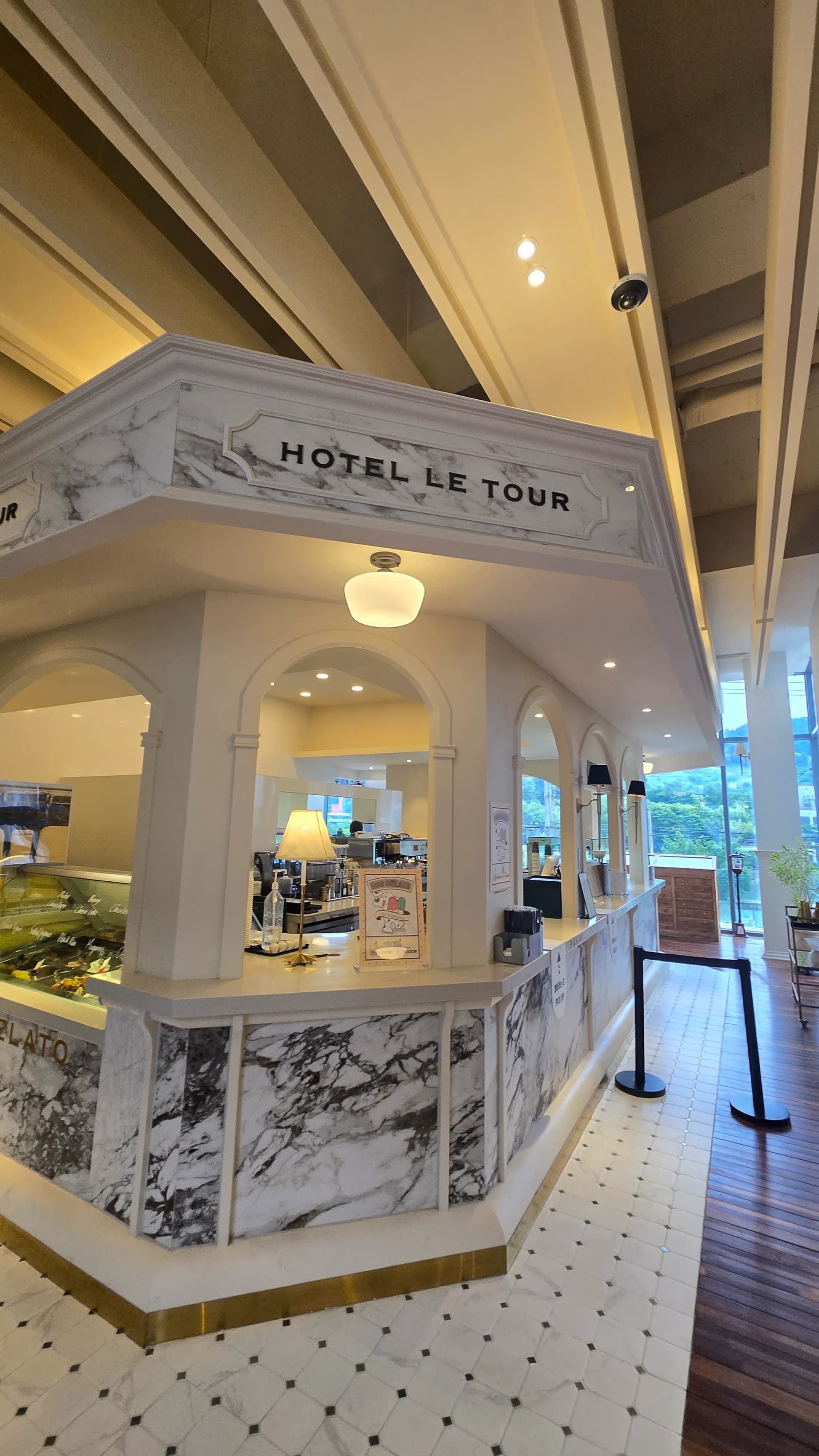 Va'aiga lautele o totonu o Le Tour - fa'atulagaga fale falaoa ma mea fa'aogaina e pei o se lobby faletalimalo | 하이제이에스비