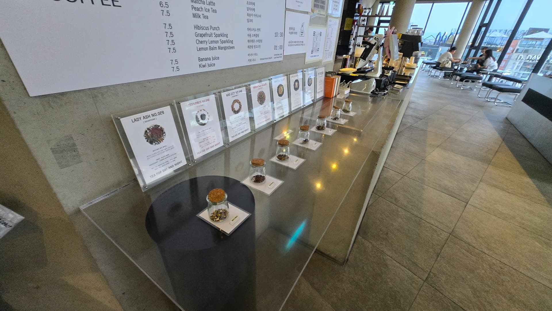 청주 OHJI 카페 차 메뉴 진열대 히비스커스 자몽 스파클링 | 하이제이에스비