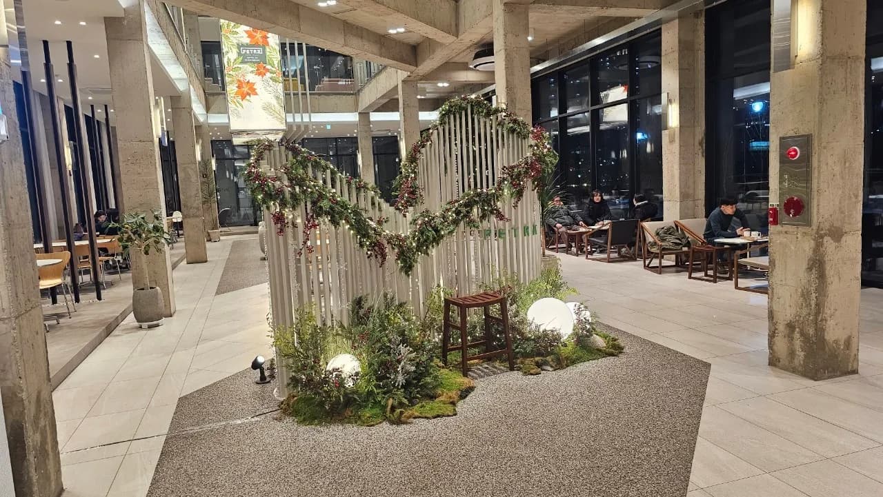 Cikakken wurin daukar hoto na PETRA - abubuwan ado na lambu na ciki da ginshiƙan siminti da fitilu masu haɗuwa a kofi gida mai yanayin Instagram | 하이제이에스비