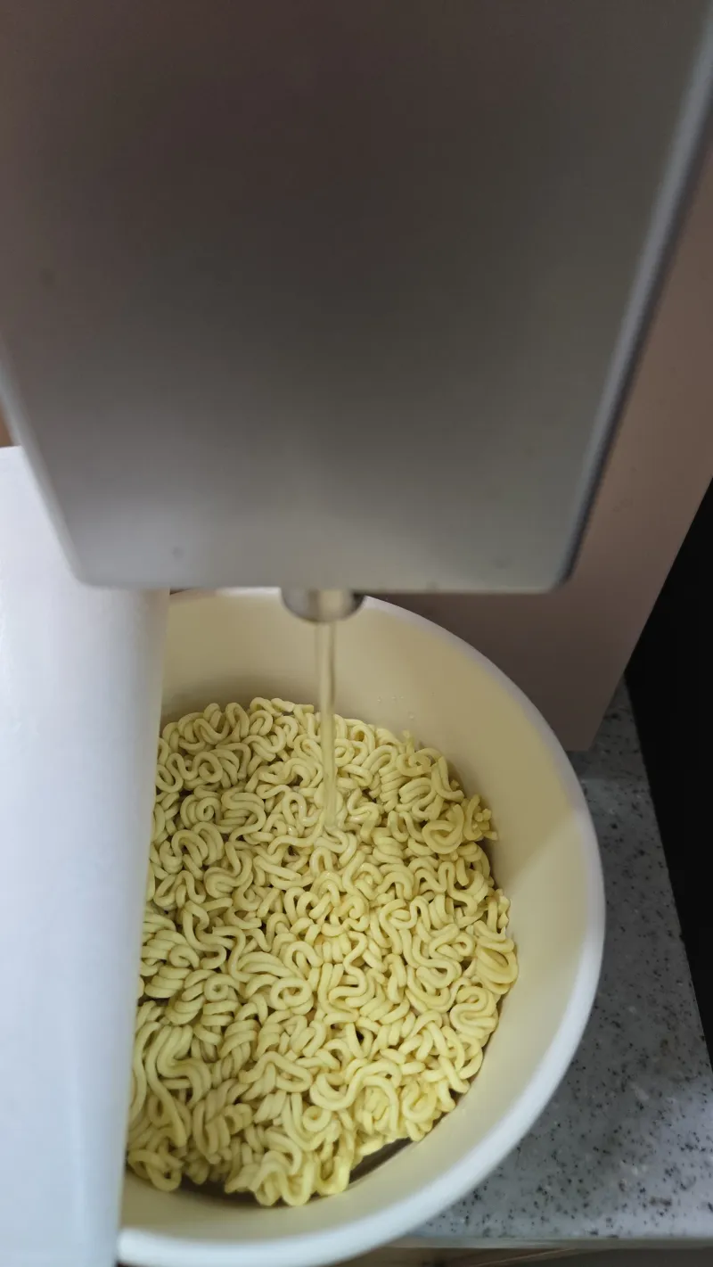 قىزىق سۇ قۇيۇش Buldak Pu Phat Phong Kari | 하이제이에스비