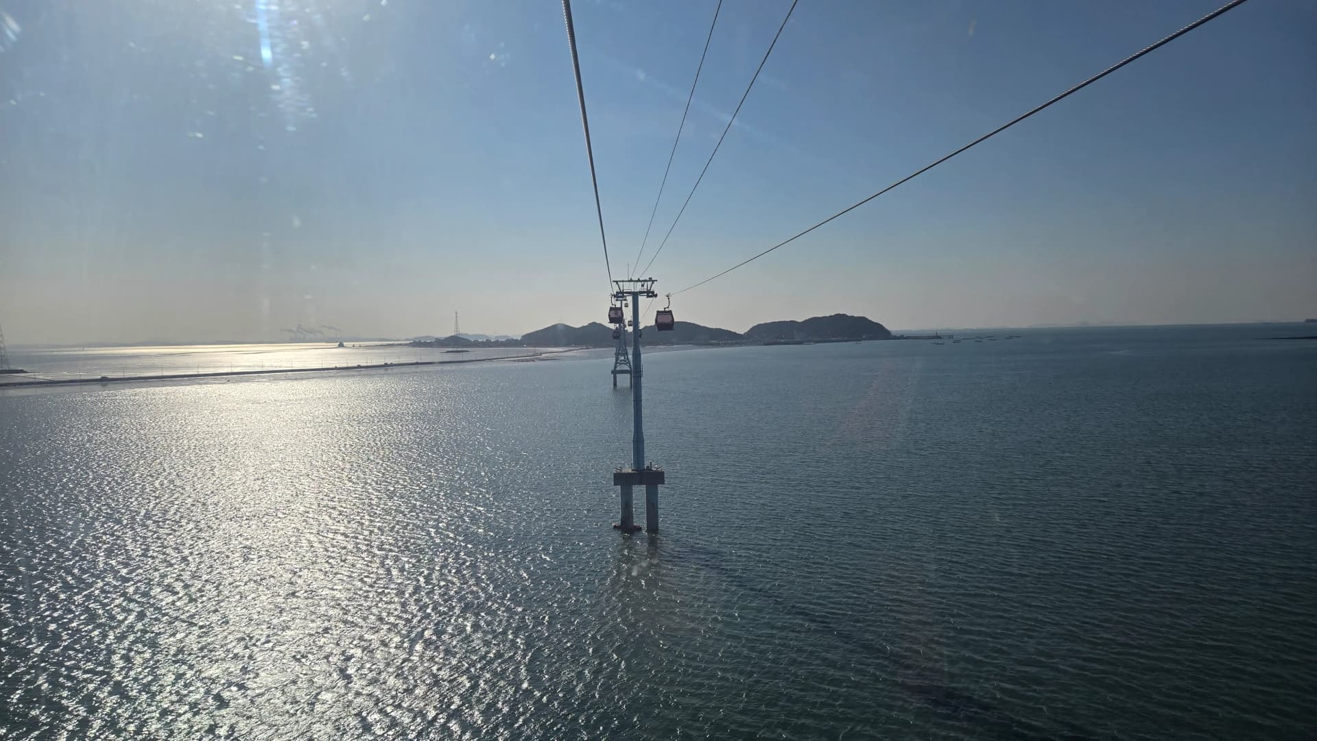 Njengoba i-cable car iphakama ukubuka kolwandle kusabalala | 하이제이에스비