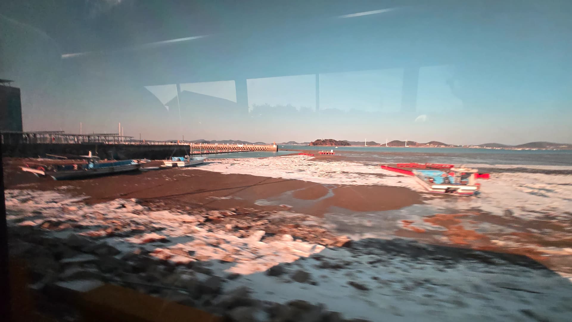 Ugwini nolwandle kusuka ebhasini | 하이제이에스비