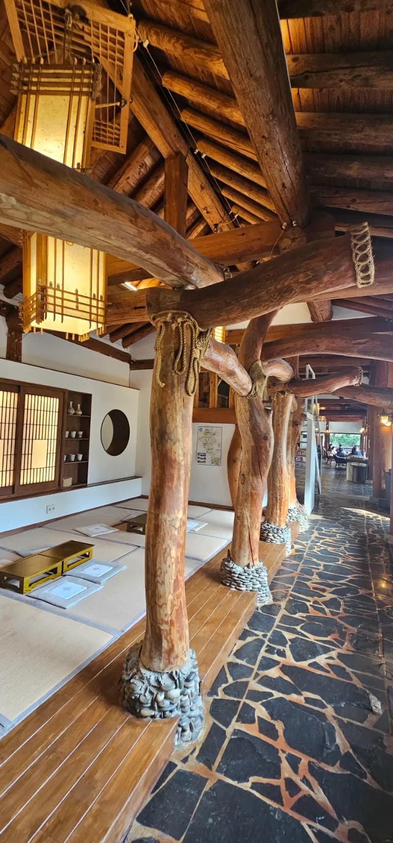 주문한 메뉴 전체 샷 - 초코 스무디, 녹차 라떼, 달콤한 크루아상 디저트 | 하이제이에스비