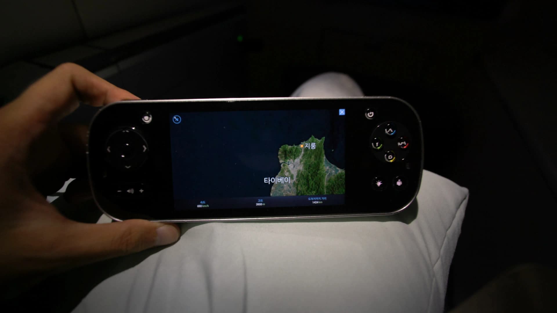 Full Taipei to Incheon flight route on Air Show display with speed altitude and remaining distance data